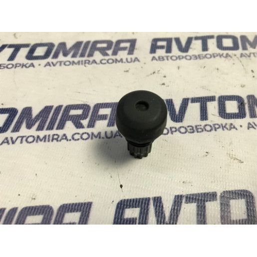 Отбойник крышки багажника Opel Astra H Wagon 2004-2010 13212251